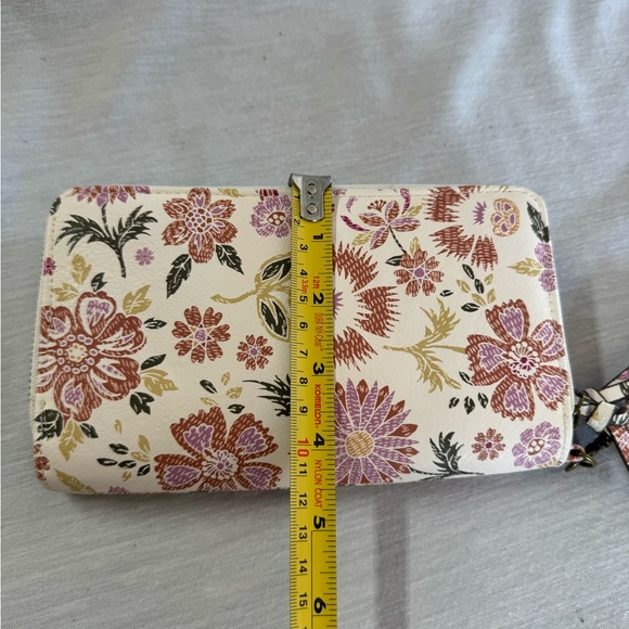 Wristlet Wallet Floral Bag - Picture 6 of 8